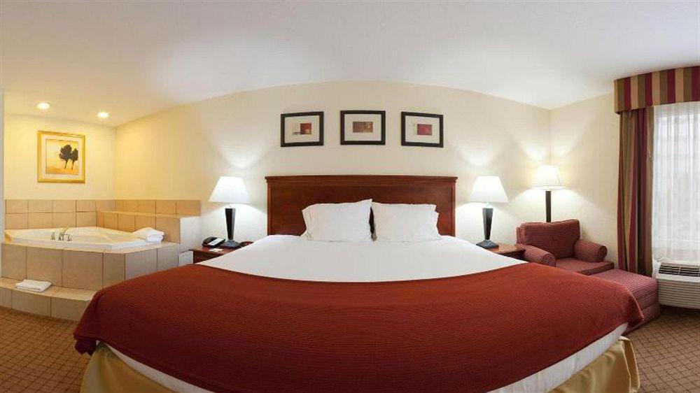 Holiday Inn Express St. Petersburg North / I-275 By Ihg Exterior foto