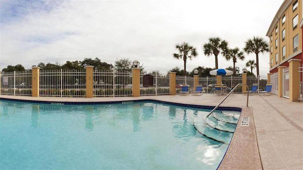 Holiday Inn Express St. Petersburg North / I-275 By Ihg Exterior foto