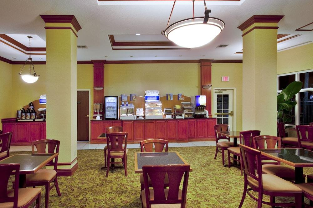 Holiday Inn Express St. Petersburg North / I-275 By Ihg Exterior foto