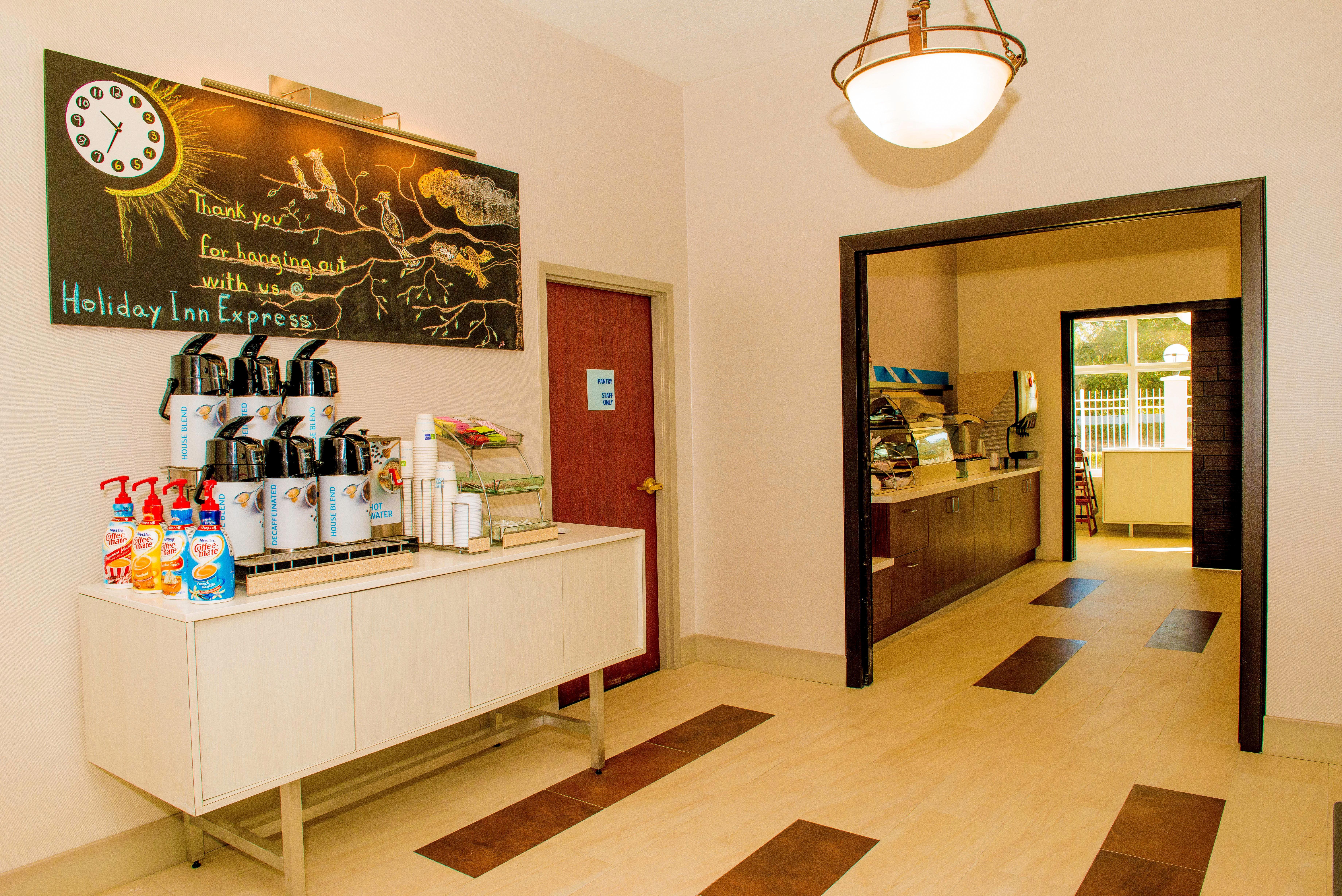 Holiday Inn Express St. Petersburg North / I-275 By Ihg Exterior foto