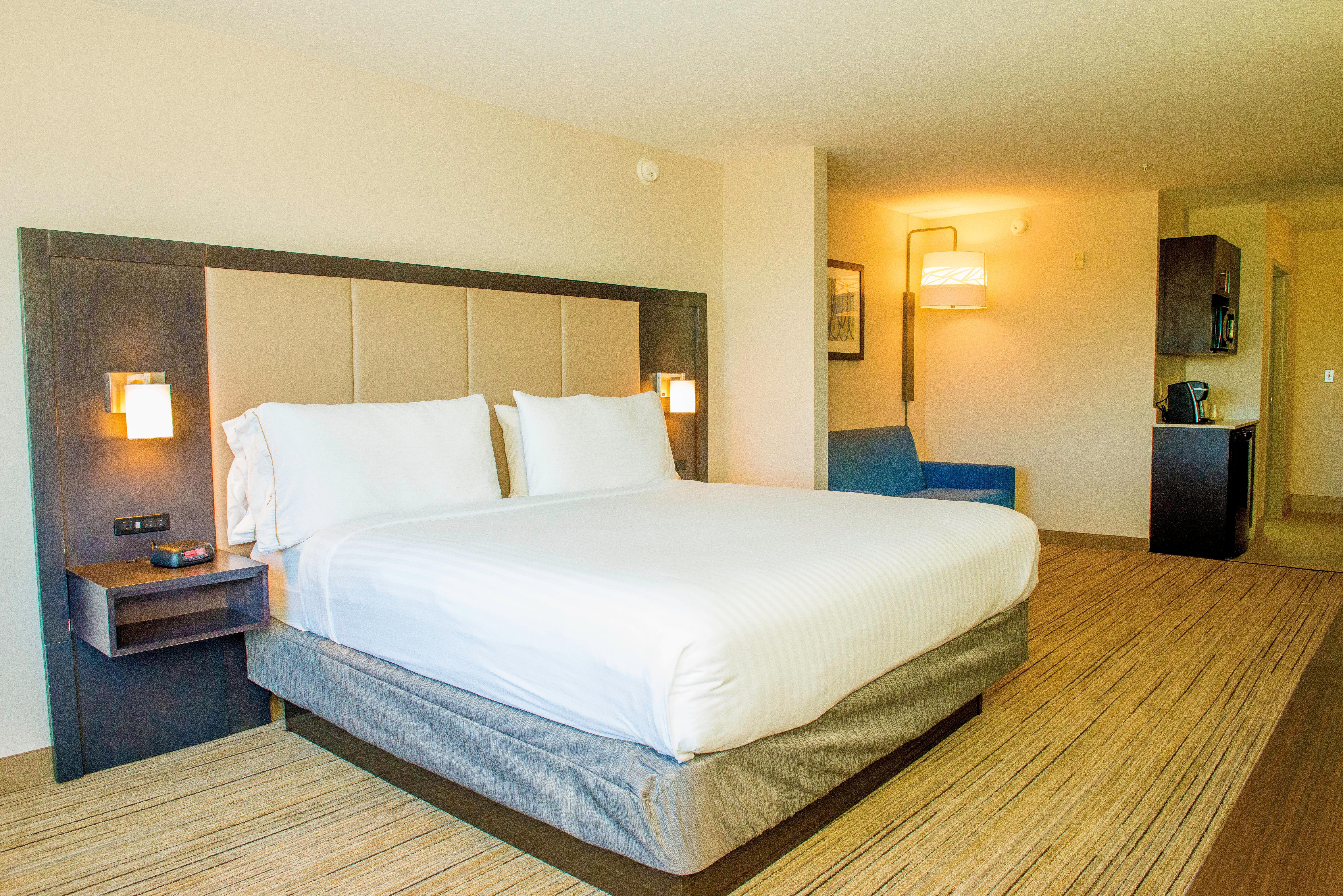 Holiday Inn Express St. Petersburg North / I-275 By Ihg Exterior foto