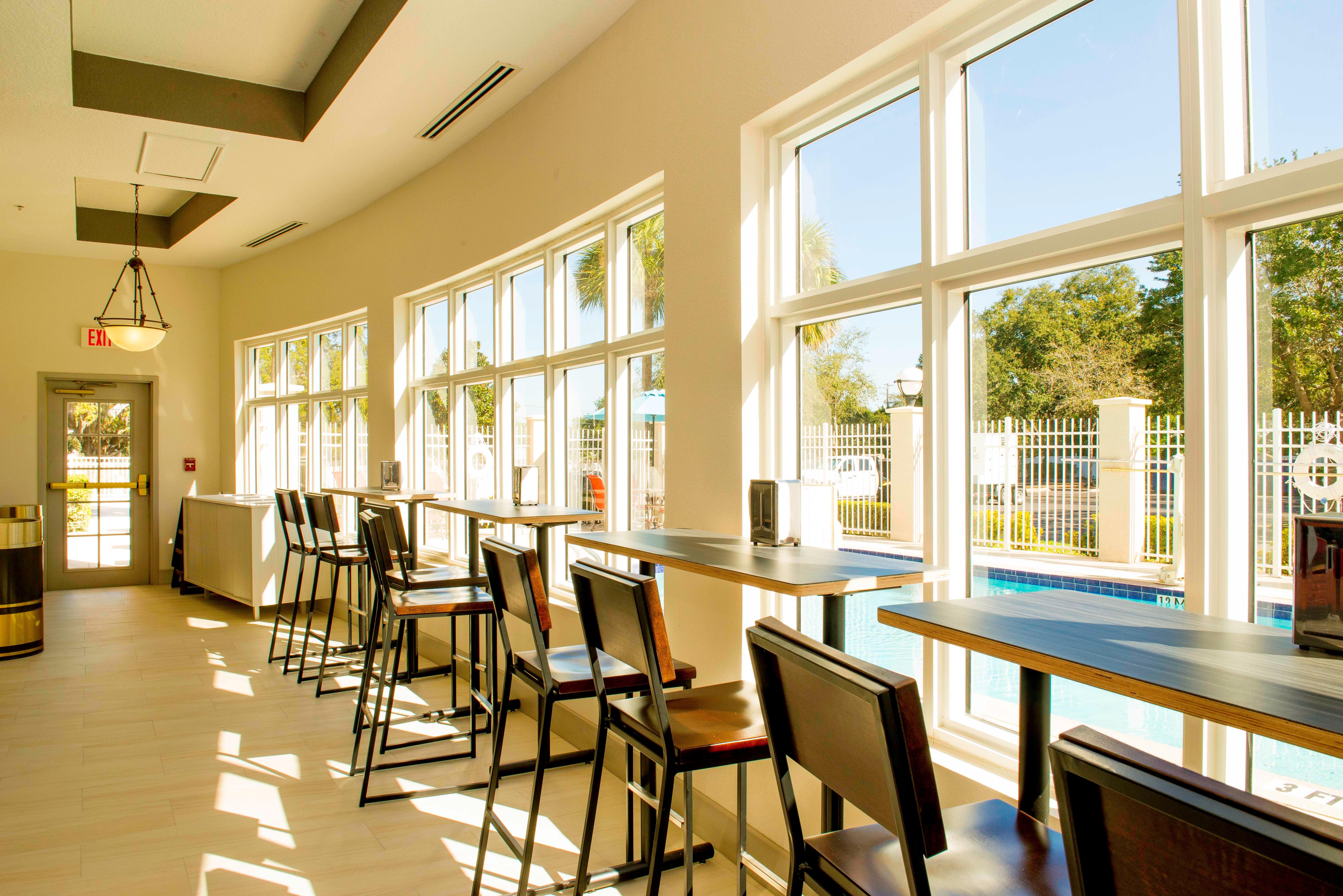 Holiday Inn Express St. Petersburg North / I-275 By Ihg Exterior foto