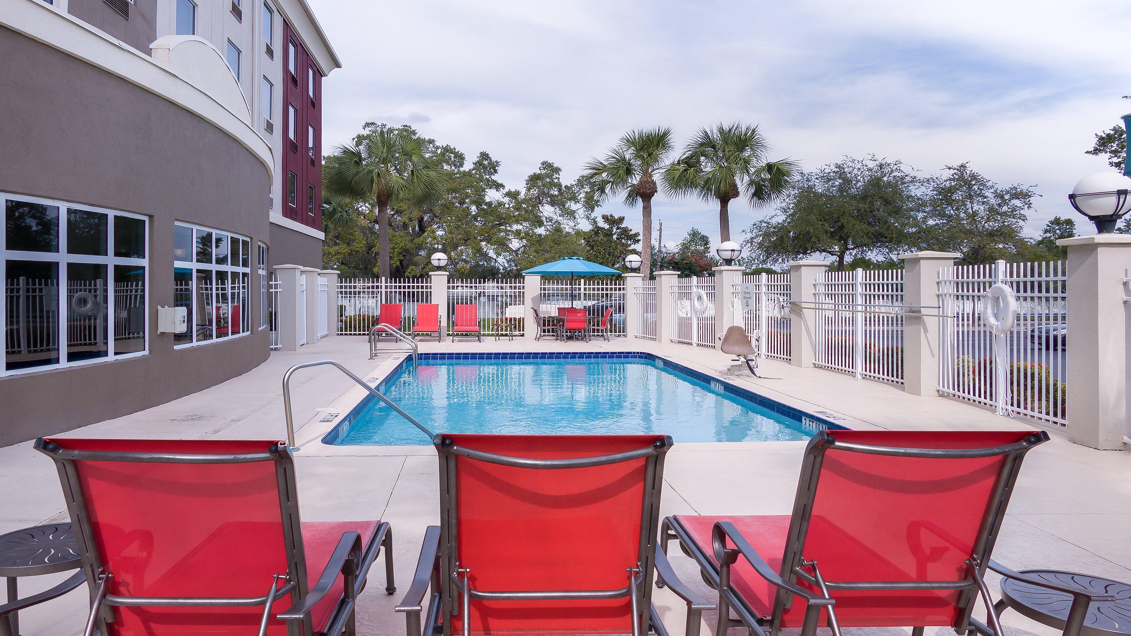Holiday Inn Express St. Petersburg North / I-275 By Ihg Exterior foto