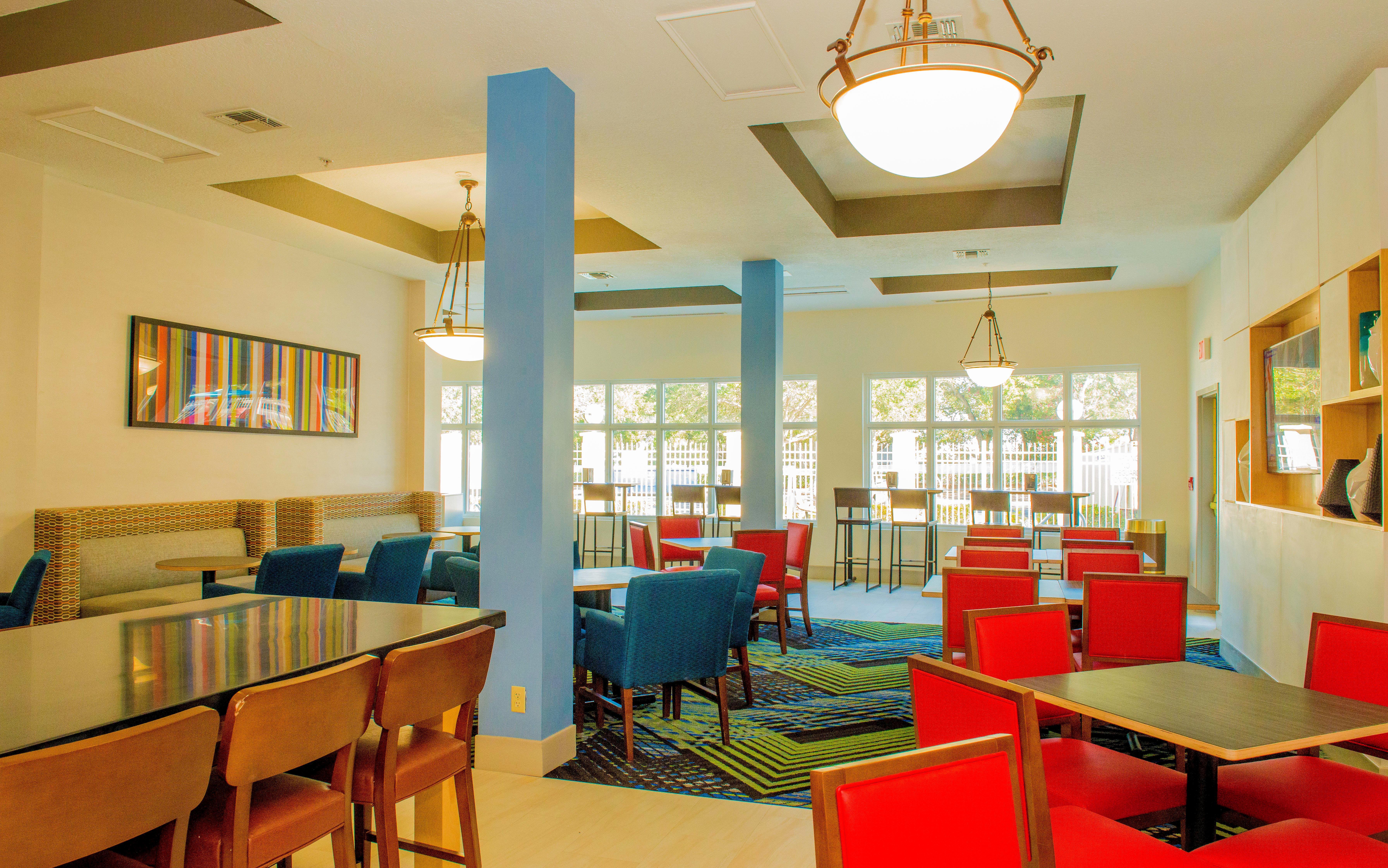 Holiday Inn Express St. Petersburg North / I-275 By Ihg Exterior foto