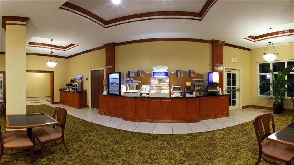 Holiday Inn Express St. Petersburg North / I-275 By Ihg Exterior foto