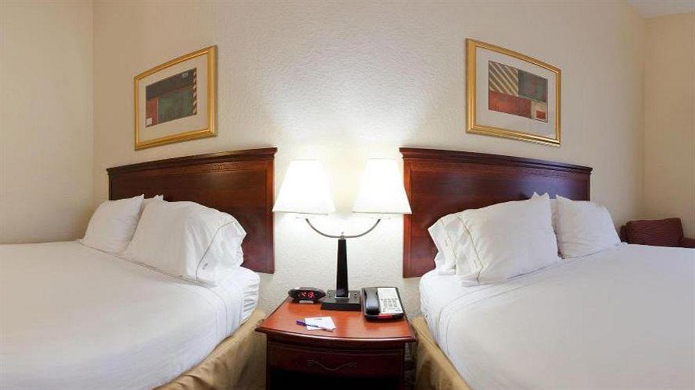 Holiday Inn Express St. Petersburg North / I-275 By Ihg Exterior foto