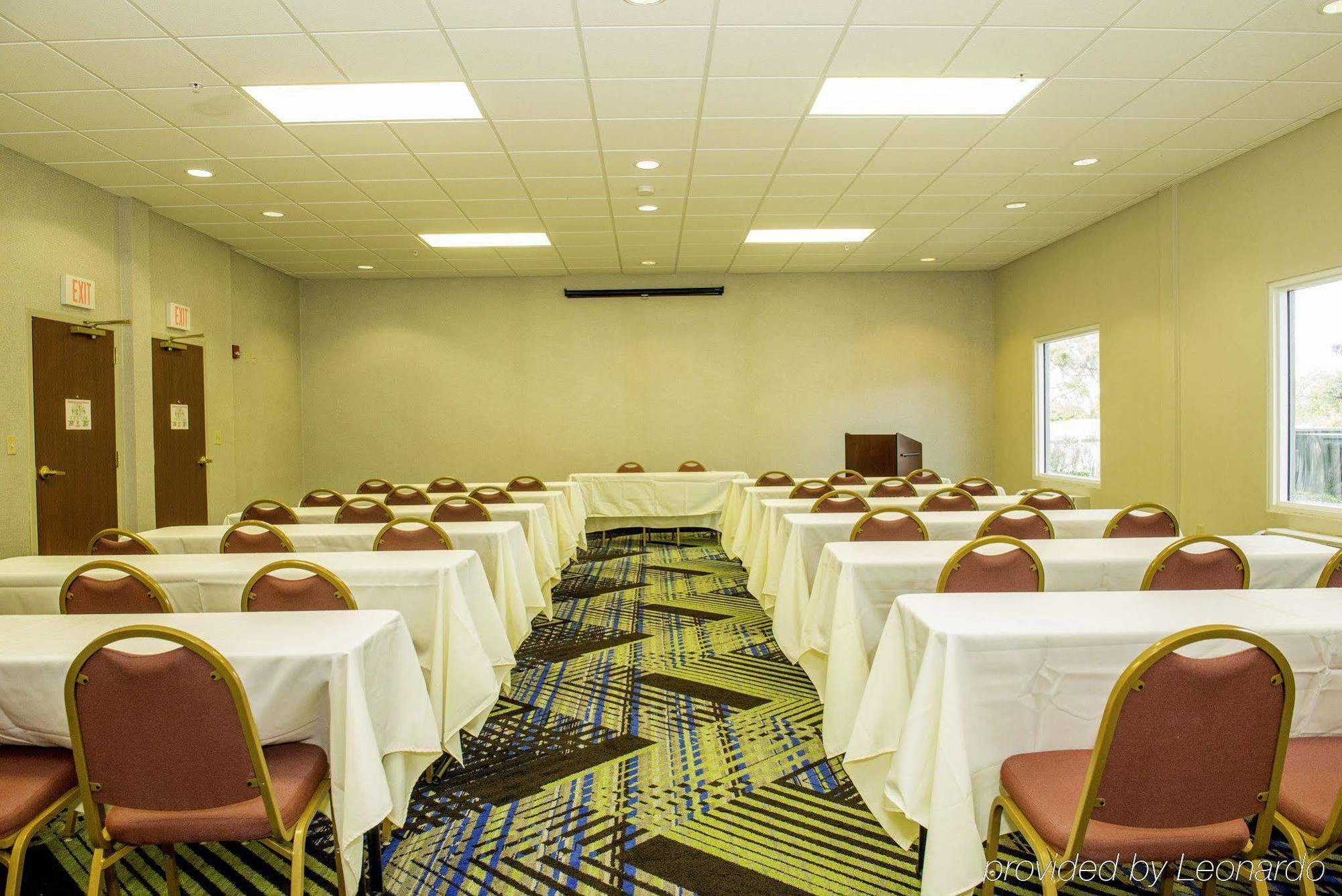 Holiday Inn Express St. Petersburg North / I-275 By Ihg Exterior foto